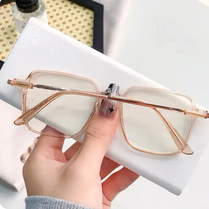 Modern Stylish Photochromic Glasses - Blue Light Blocking Eyewear UAE | GU8