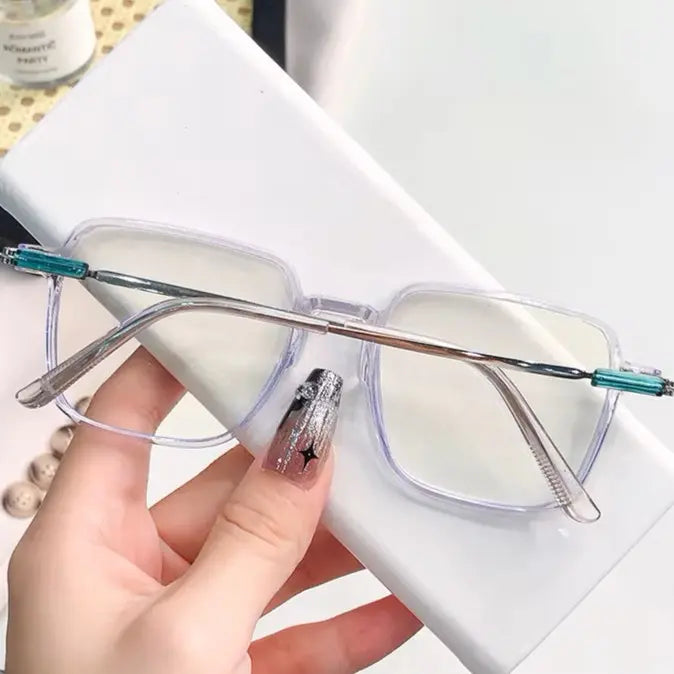 Modern Stylish Photochromic Glasses - Blue Light Blocking Eyewear UAE | GU8