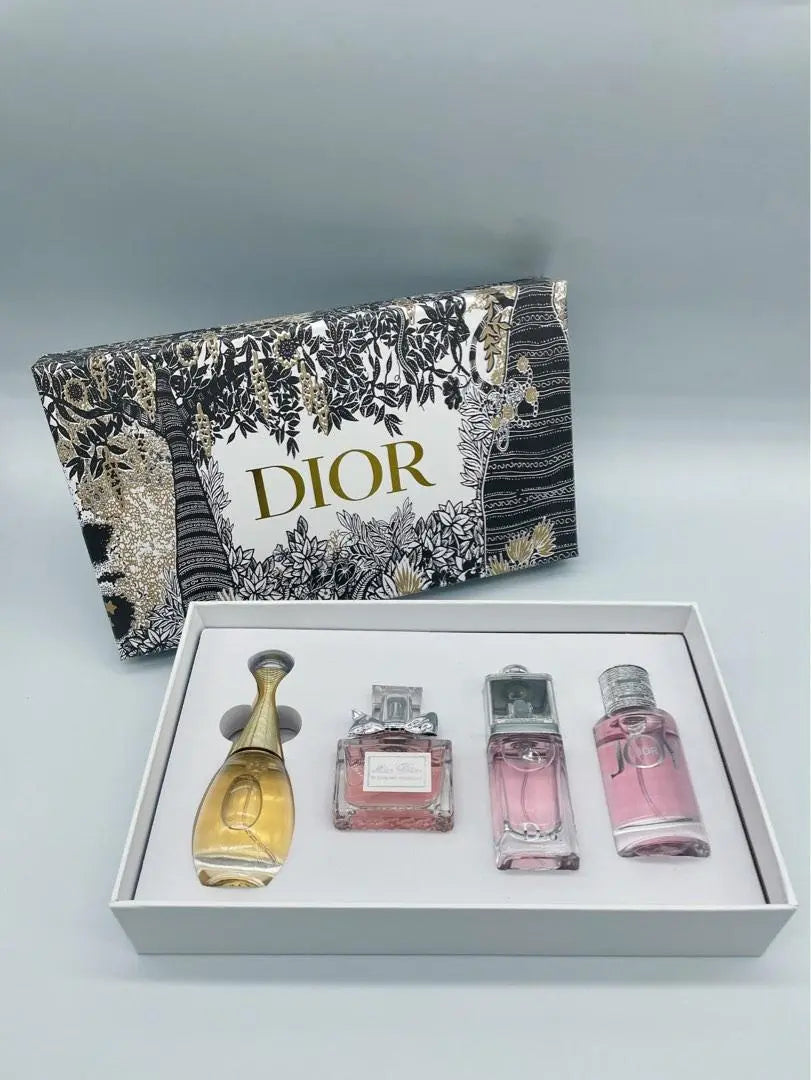 Dior Gift Box + 4x Mini on sale Perfume