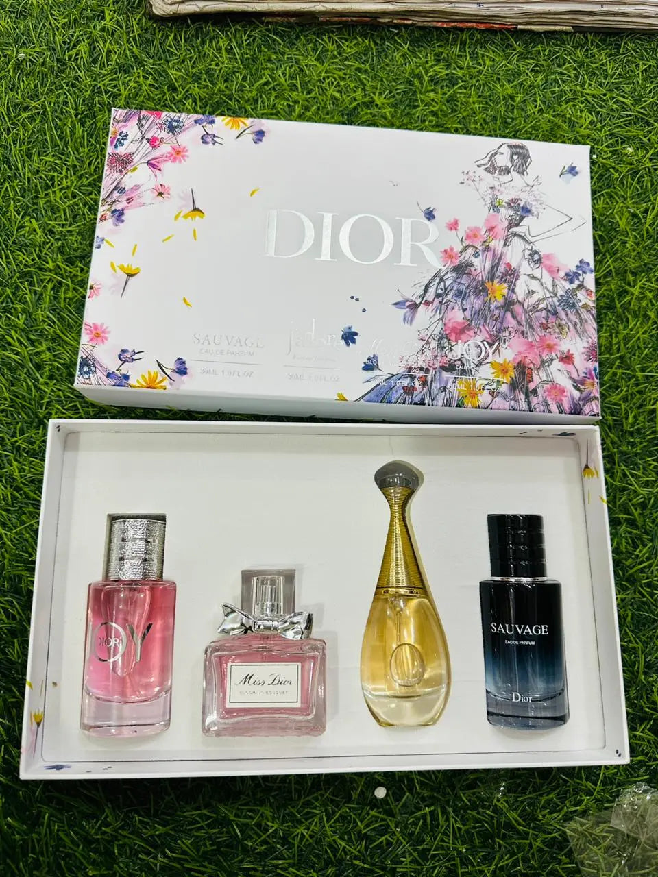 Dior Gift Set | 4 x 30mL | Unisex Fragrances | Explore Dior Collection | Shop Now