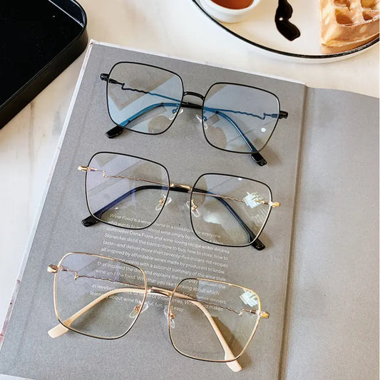 Photochromic Square Metal Frame Glasses – Modern & Lightweight