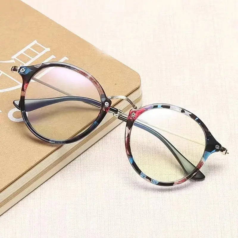 Photochromic Classic Round Glasses – Sleek & Modern Design